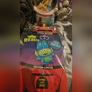 Disney pixar alien remix pin Bunny from toy story